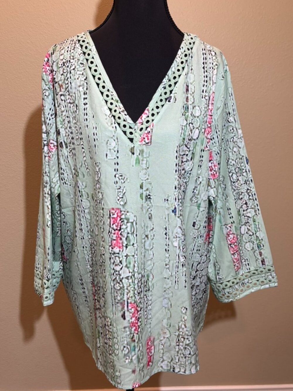 NWT Watercolor Green Pink Long Sleeve Tunic Top